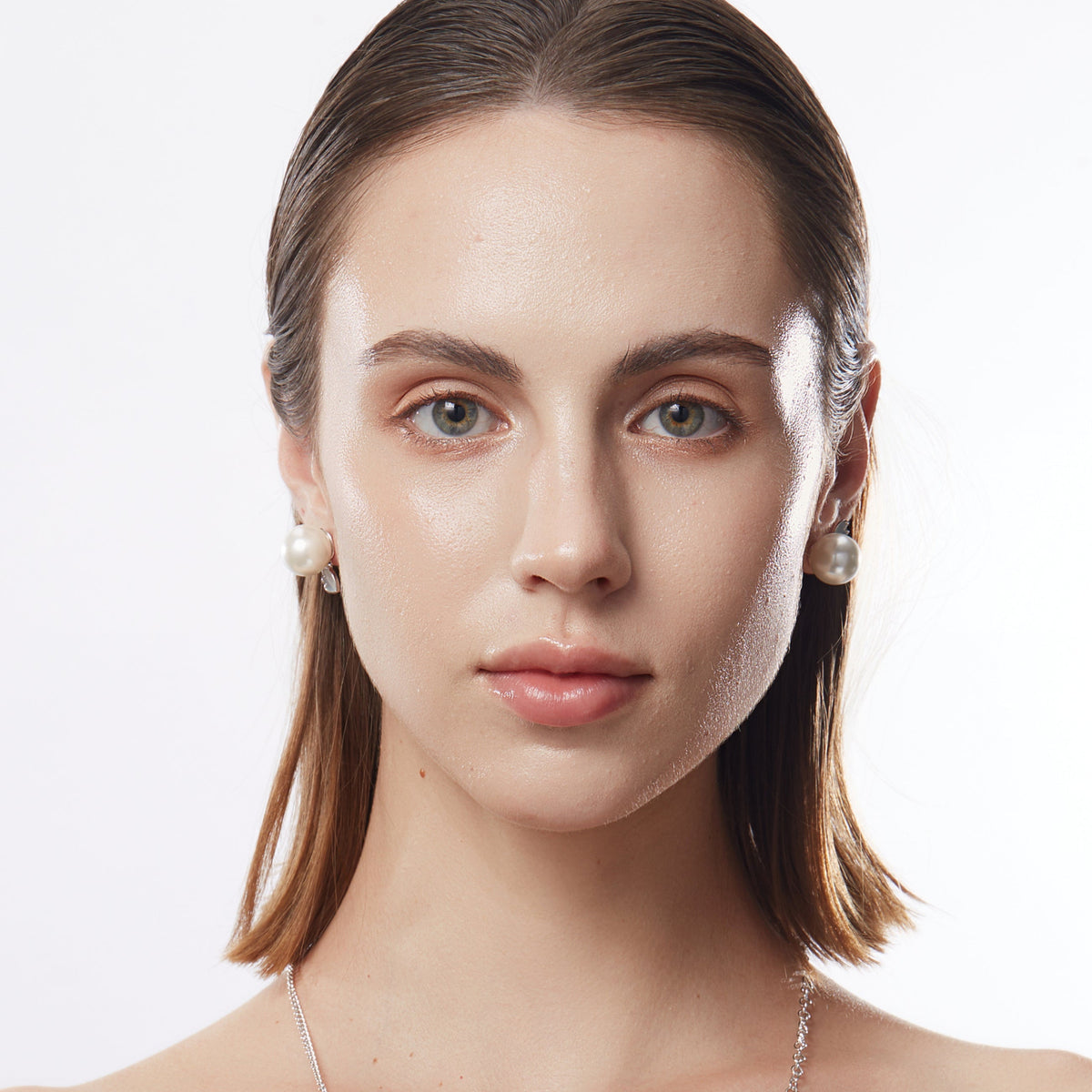 Lightchaser Pearl Earring
