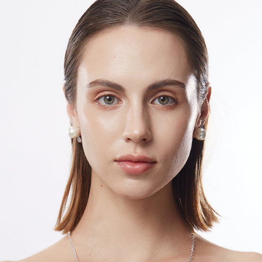 Lightchaser Pearl Earring