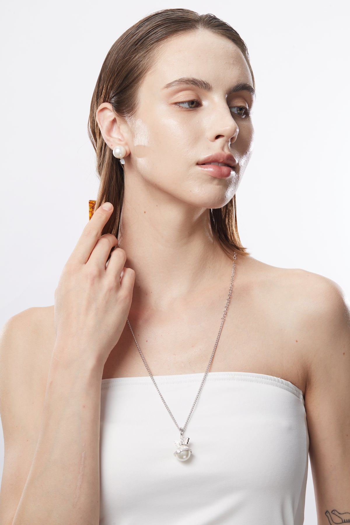 Lightchaser Pearl Earring